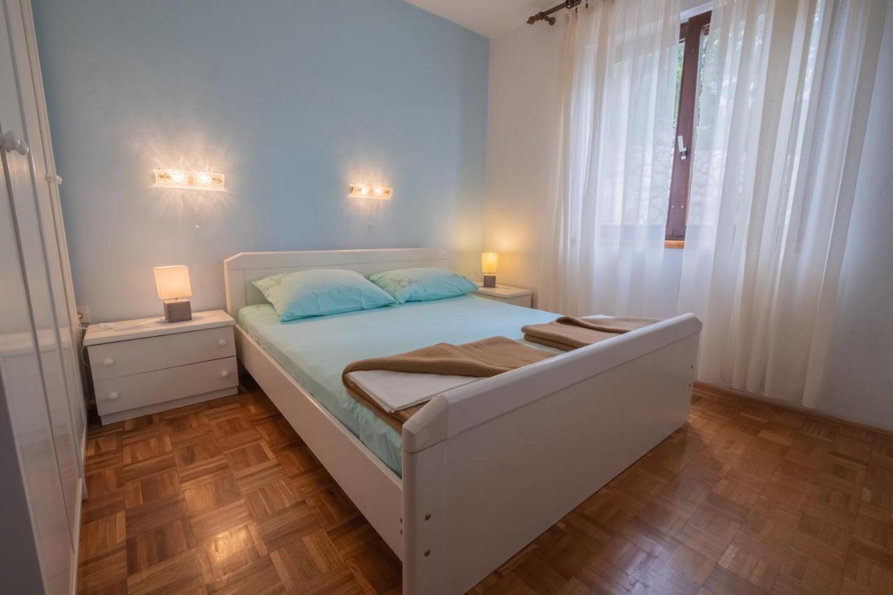 Cozy Apartment Near The Sea Novi Vinodolski Exterior photo