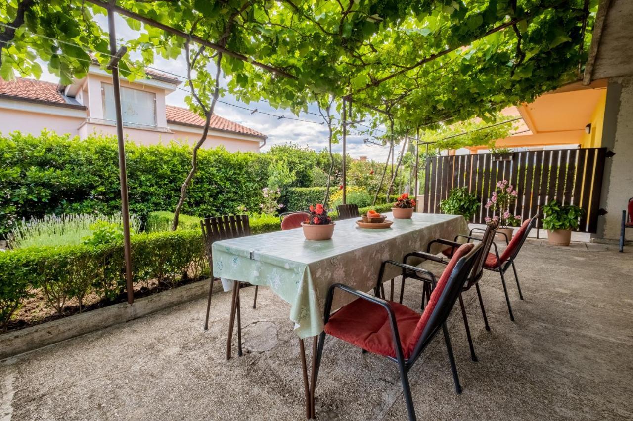 Cozy Apartment Near The Sea Novi Vinodolski Exterior photo