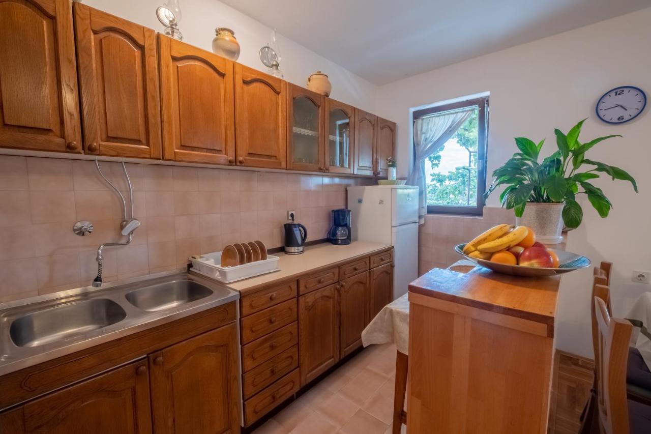 Cozy Apartment Near The Sea Novi Vinodolski Exterior photo